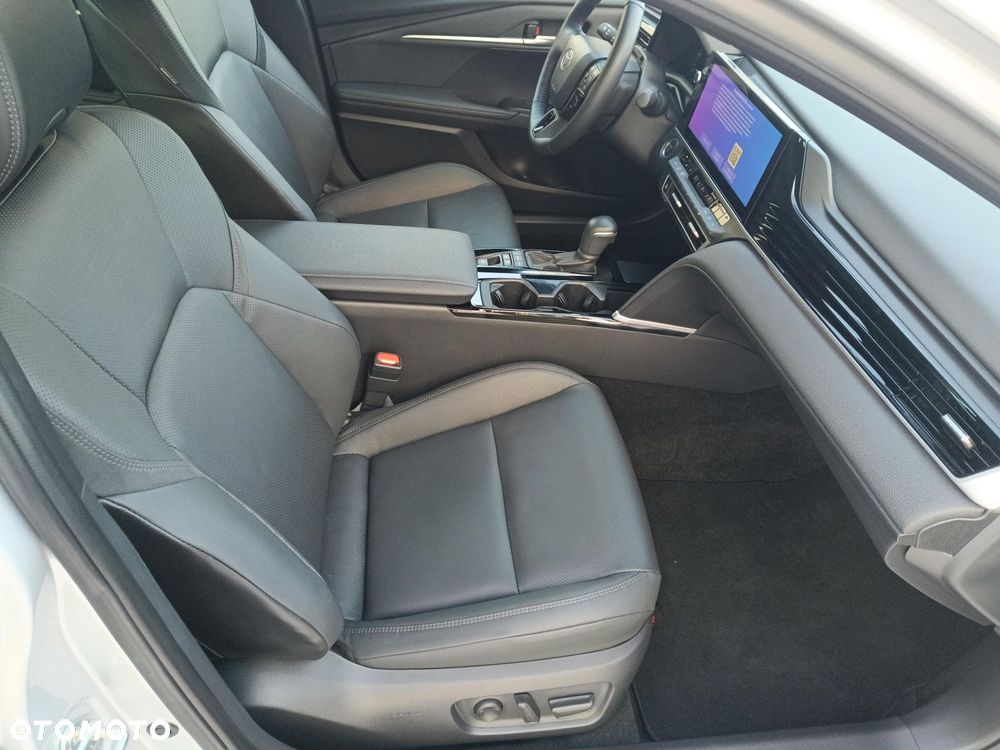 Toyota Camry - 20