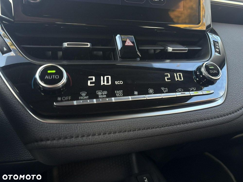 Toyota Corolla 1.8 Hybrid Comfort - 28