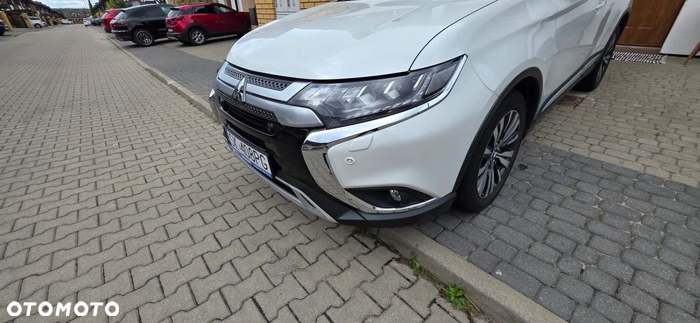Mitsubishi Outlander 2.0 Instyle SDA 4WD CVT - 2