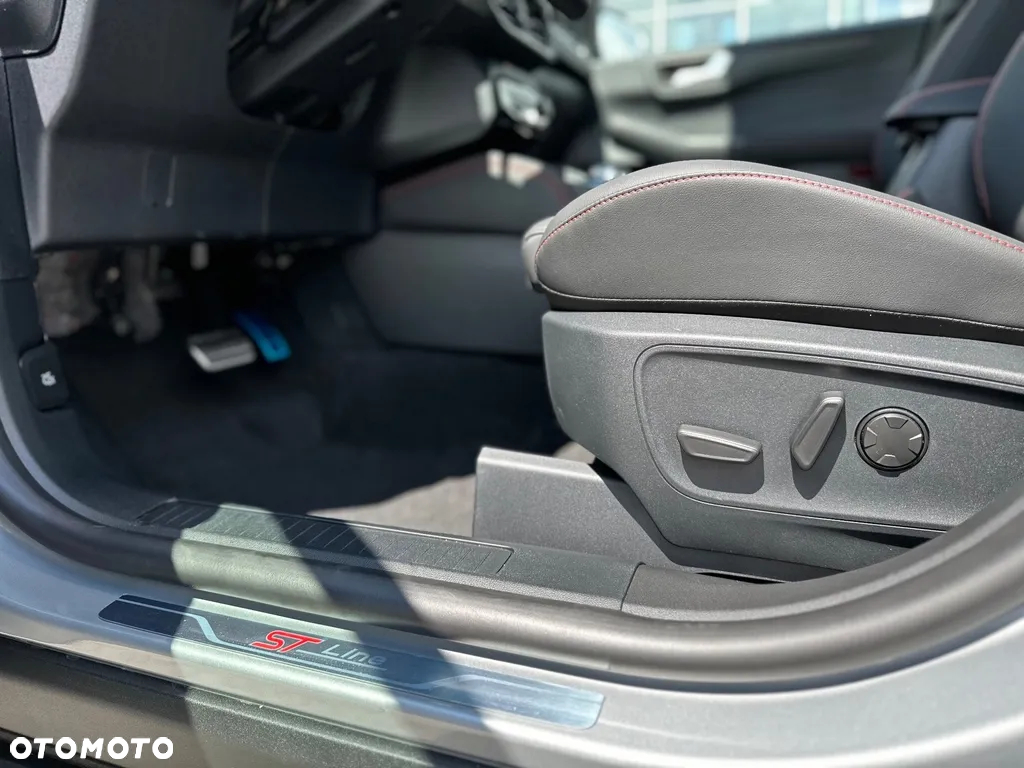 Ford Kuga 2.5 FHEV AWD ST-Line X eCVT - 14