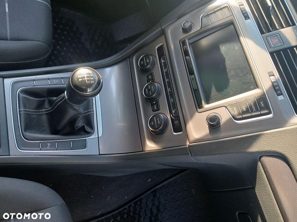 Volkswagen Golf 1.6 TDI BlueMotion Technology Lounge - 36