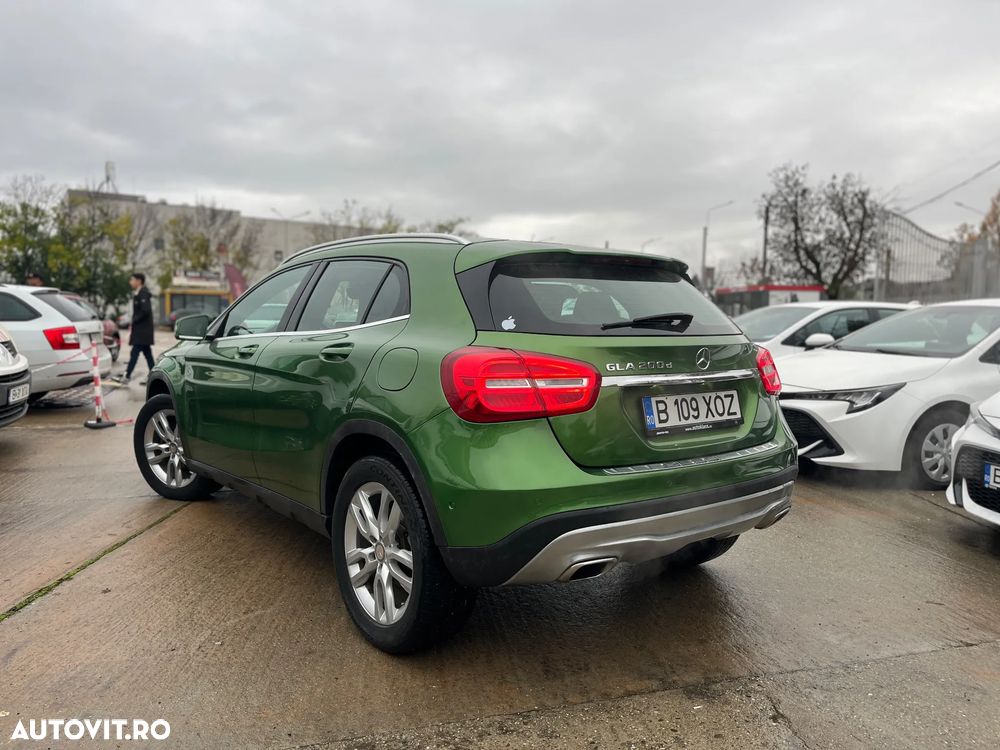 Mercedes-Benz GLA - 4