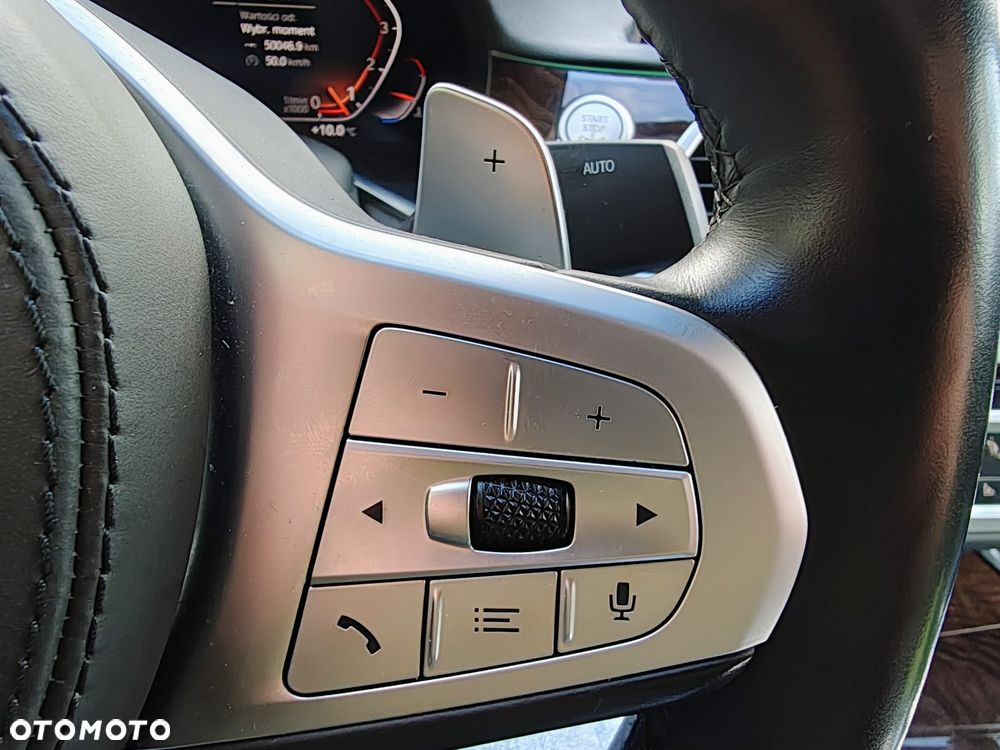 BMW Seria 7 740Li - 27