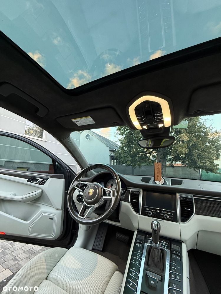 Porsche Macan Turbo PDK - 21