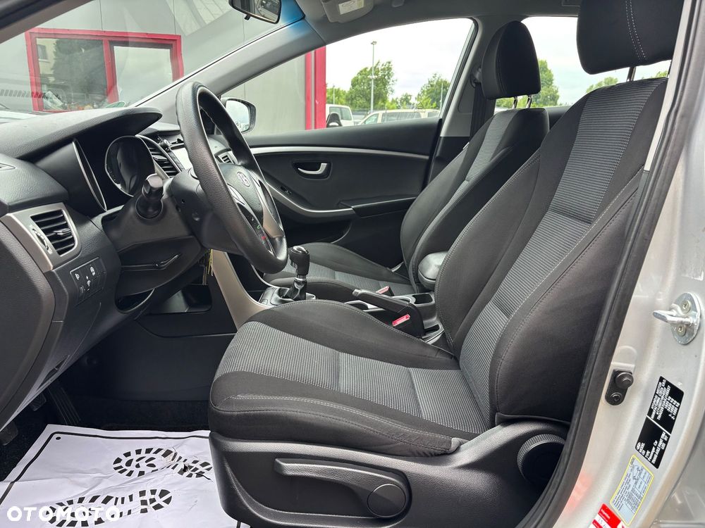 Hyundai i30 blue 1.6 CRDi Classic Navigation - 14