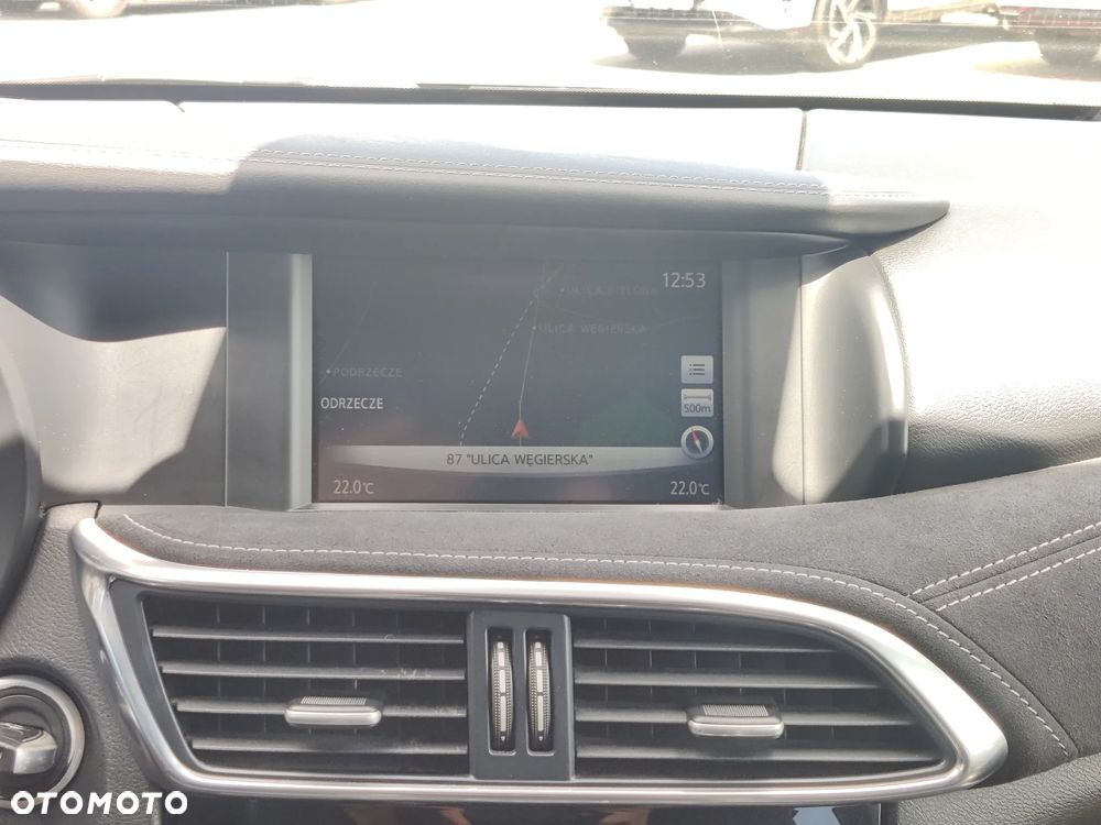 Infiniti Q30 2.2d Sport AWD 7DCT - 11