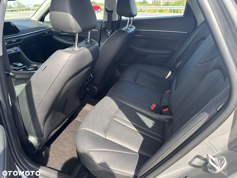 Hyundai Sonata - 10