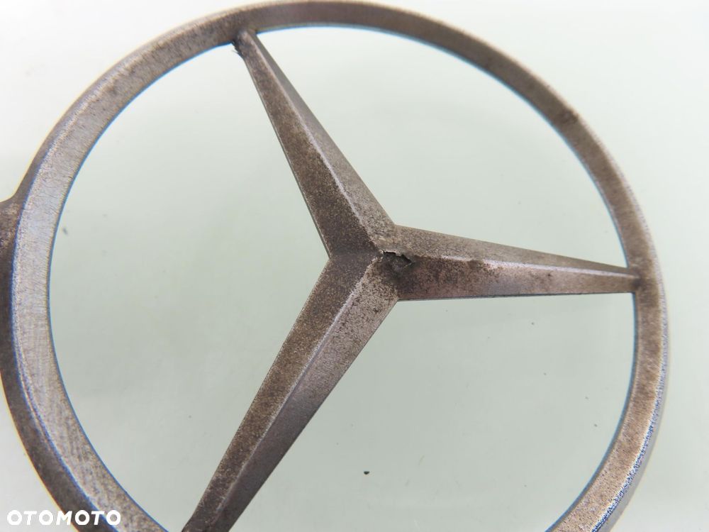 EMBLEMAT CELOWNIK MERCEDES W210 A2108800186 - 4