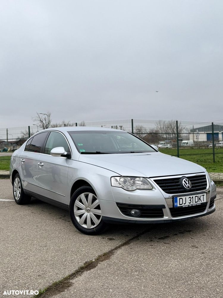 Volkswagen Passat 1.6 FSI Comfortline - 1