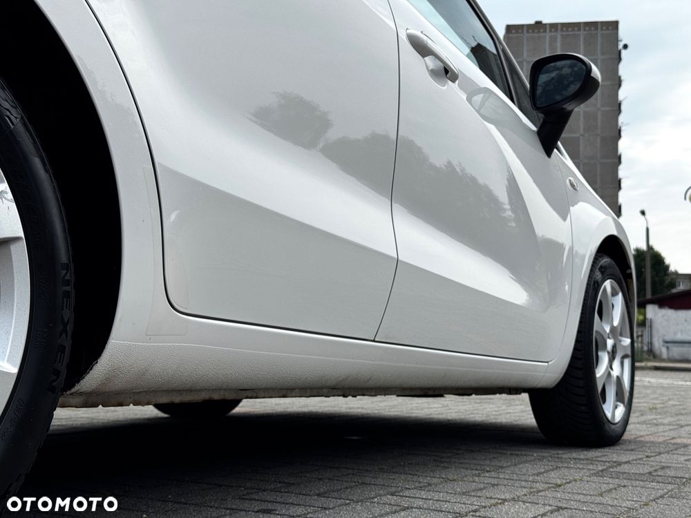 Kia Rio 1.4 L - 37