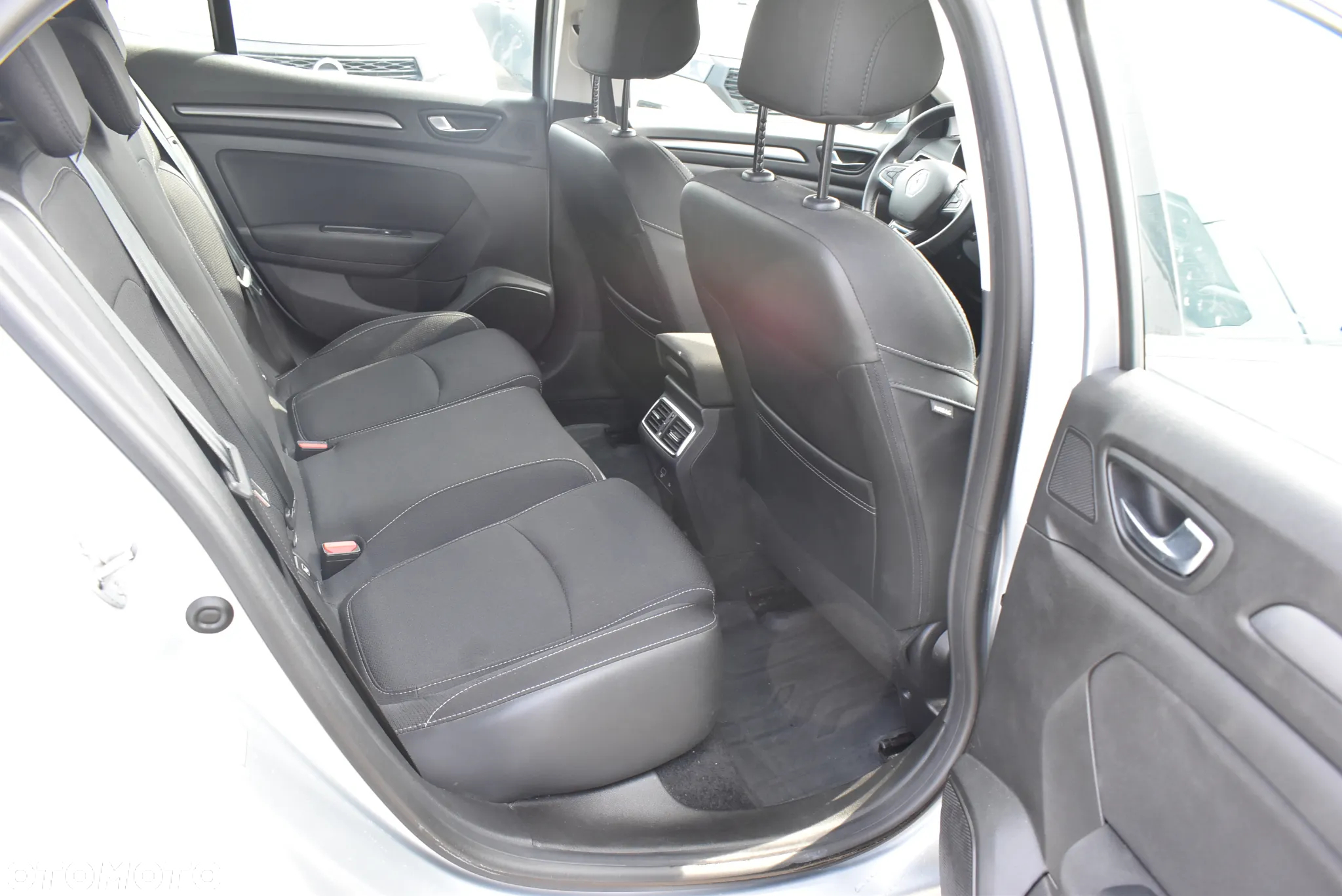 Renault Megane 1.3 TCe FAP Zen - 15