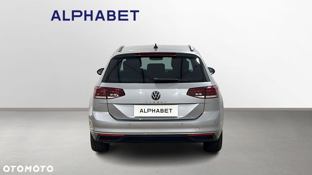 Volkswagen Passat - 4