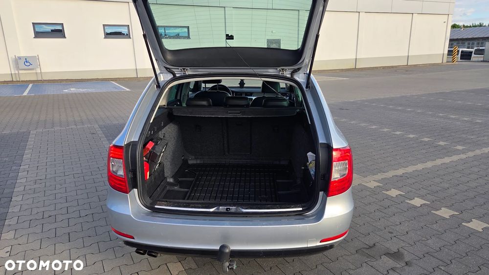 Skoda Superb 2.0 TDI DSG Elegance - 5