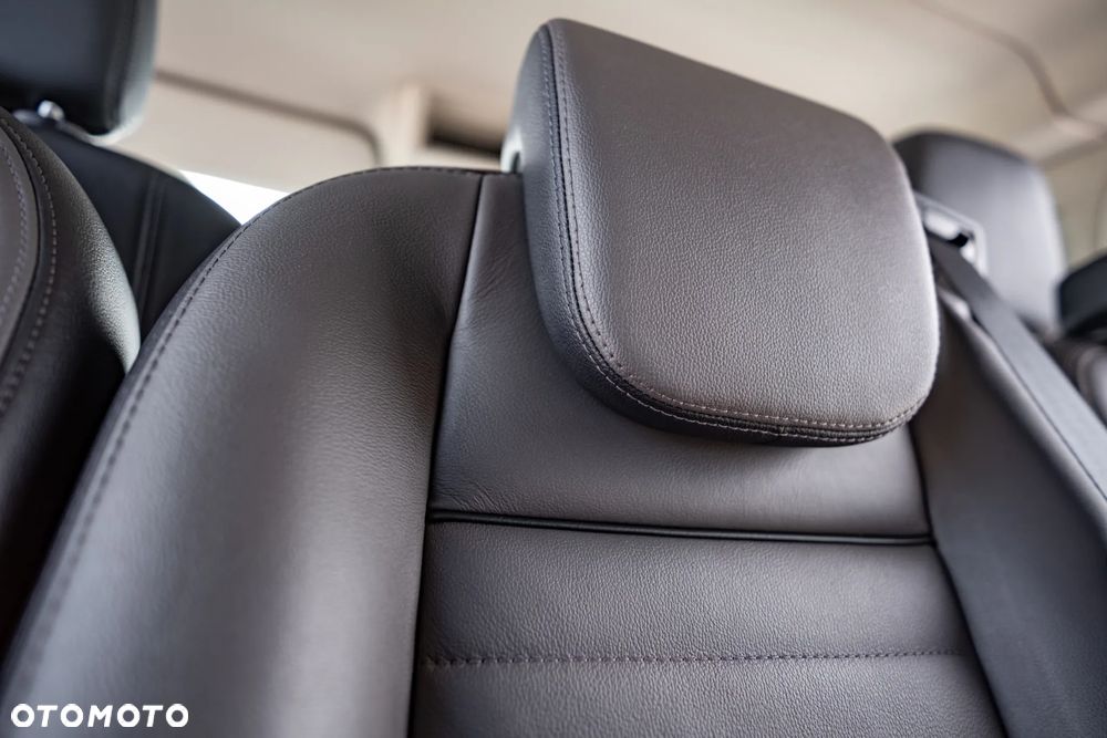 Ford Tourneo Custom - 34