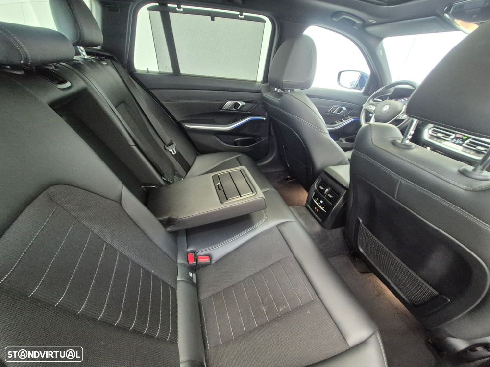 BMW 318 d Line Sport Auto - 30