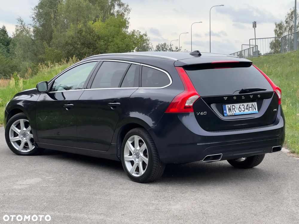 Volvo V60 D4 AWD Drive-E Dynamic Edition (Momentum) - 13