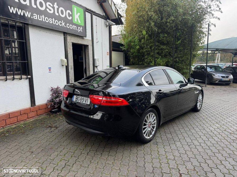 Jaguar XE E-Performance Pure - 4