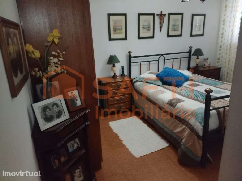 Apartamento T5, em excelente localização - Grande imagem: 3/7