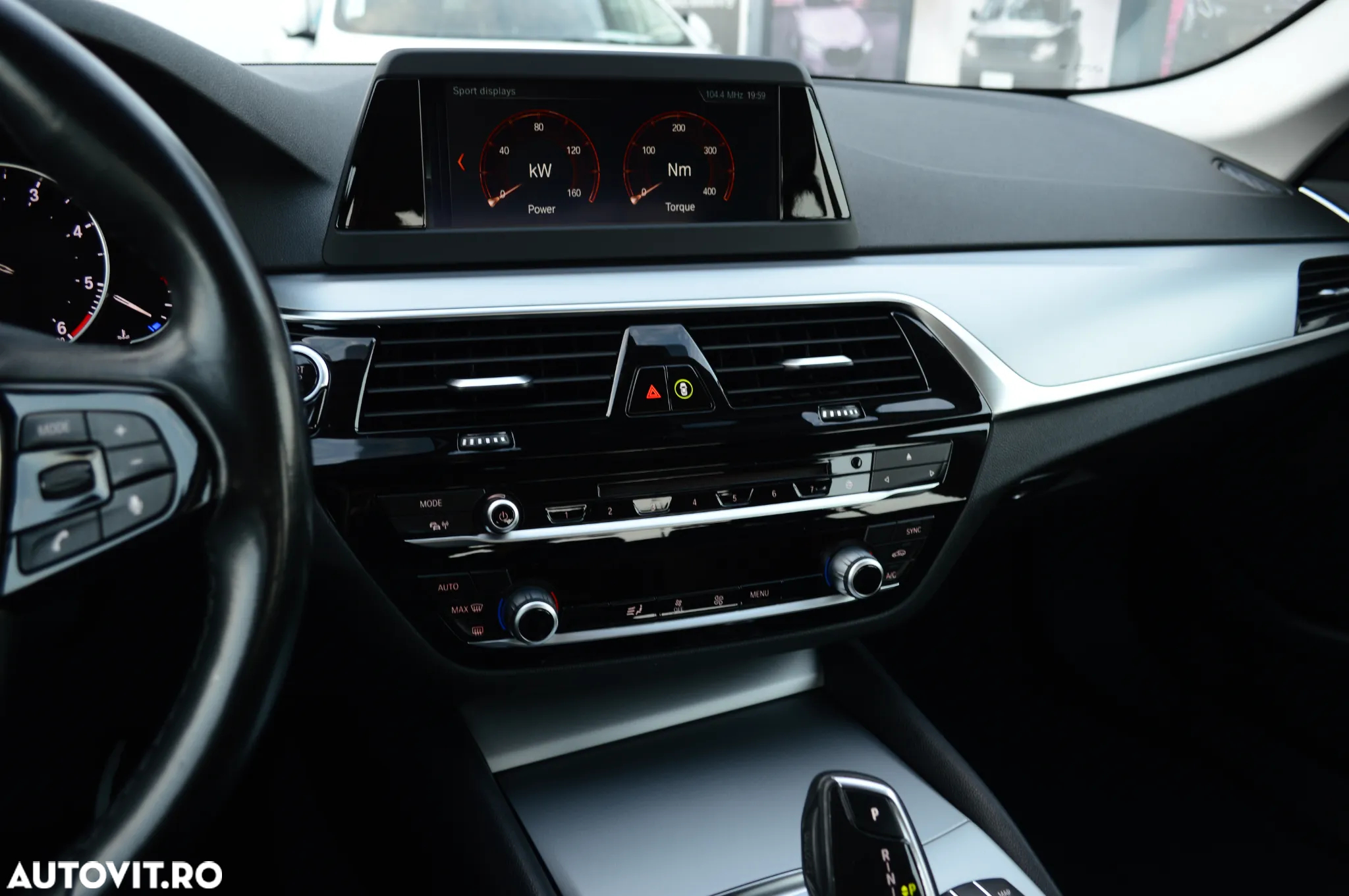BMW Seria 5 520d xDrive Aut. - 30