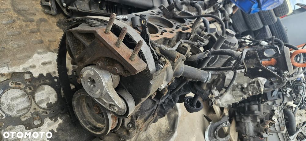 Blok dół silnika wał korbowy tłoki Mitsubishi Grandis 2,0 DID 100kW 136KM 2008r BSY - 1