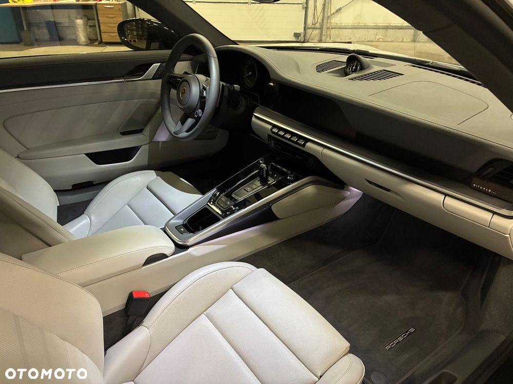 Porsche 911 Turbo - 11