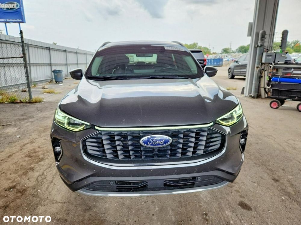 Ford Kuga 2023 photo 2