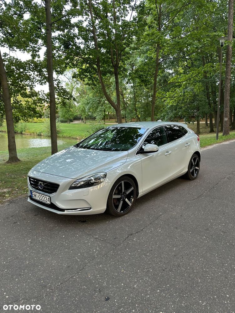 Volvo V40 T3 R-Design Momentum - 40