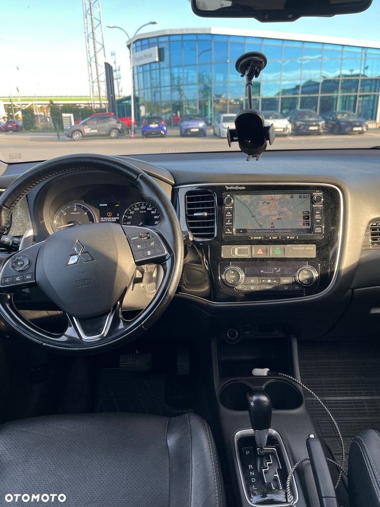Mitsubishi Outlander - 13
