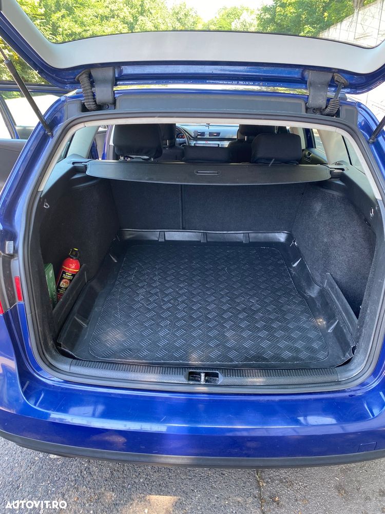 Volkswagen Passat 1.9 TDI DPF Trendline BlueMotion - 6