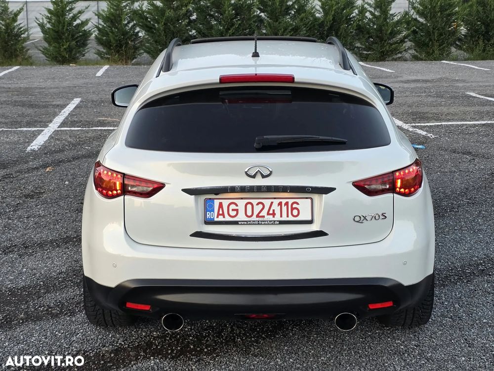 Infiniti QX70 - 28