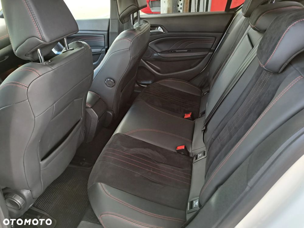 Peugeot 308 1.6 PureTech GPF GT S&S EAT8 - 34