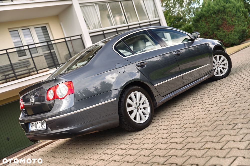 Volkswagen Passat - 10