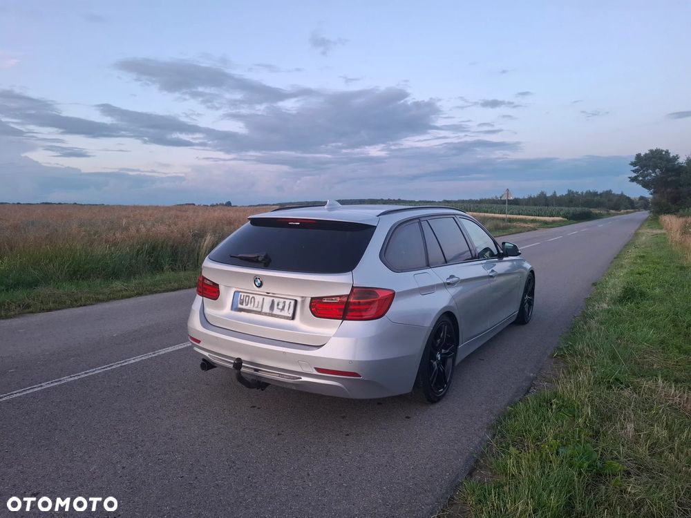 BMW Seria 3 320d Sport Line - 5