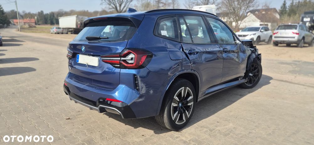 BMW iX3 - 17