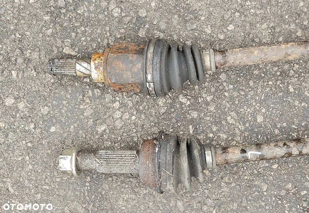 półoś / prawa / lewa / tył / Nissan Murano Z50 3,5 - 3