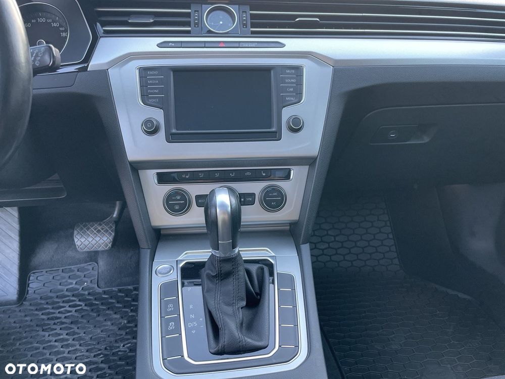 Volkswagen Passat 1.8 TSI BMT Highline DSG - 23
