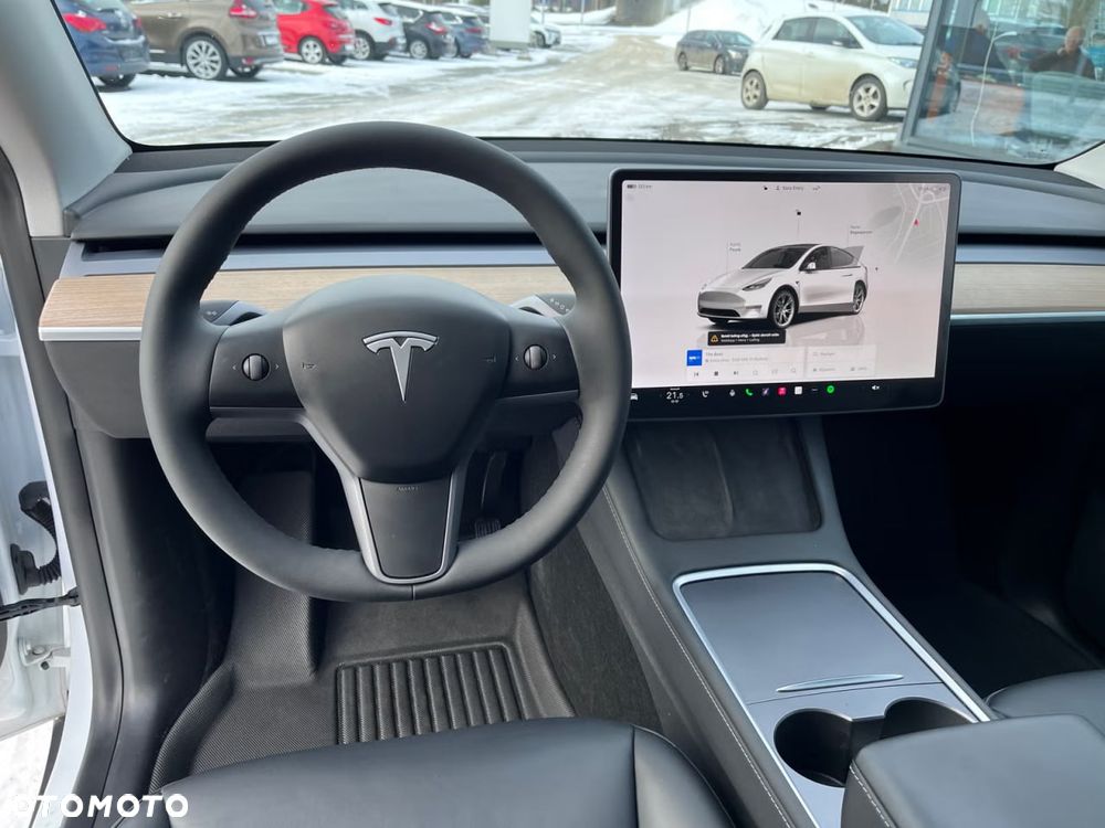 Tesla Model Y Long Range Dual Motor AWD - 8