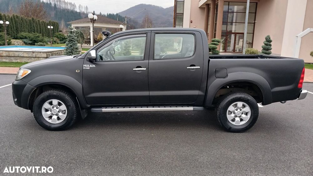 Toyota Hilux - 4