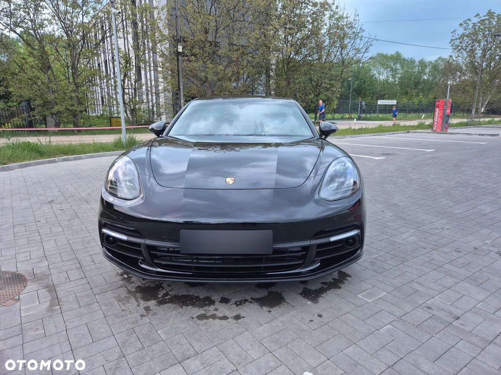 Porsche Panamera 4 - 8