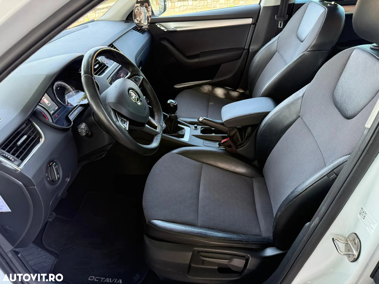 Skoda Octavia Combi Diesel 1.6 TDI Style - 8