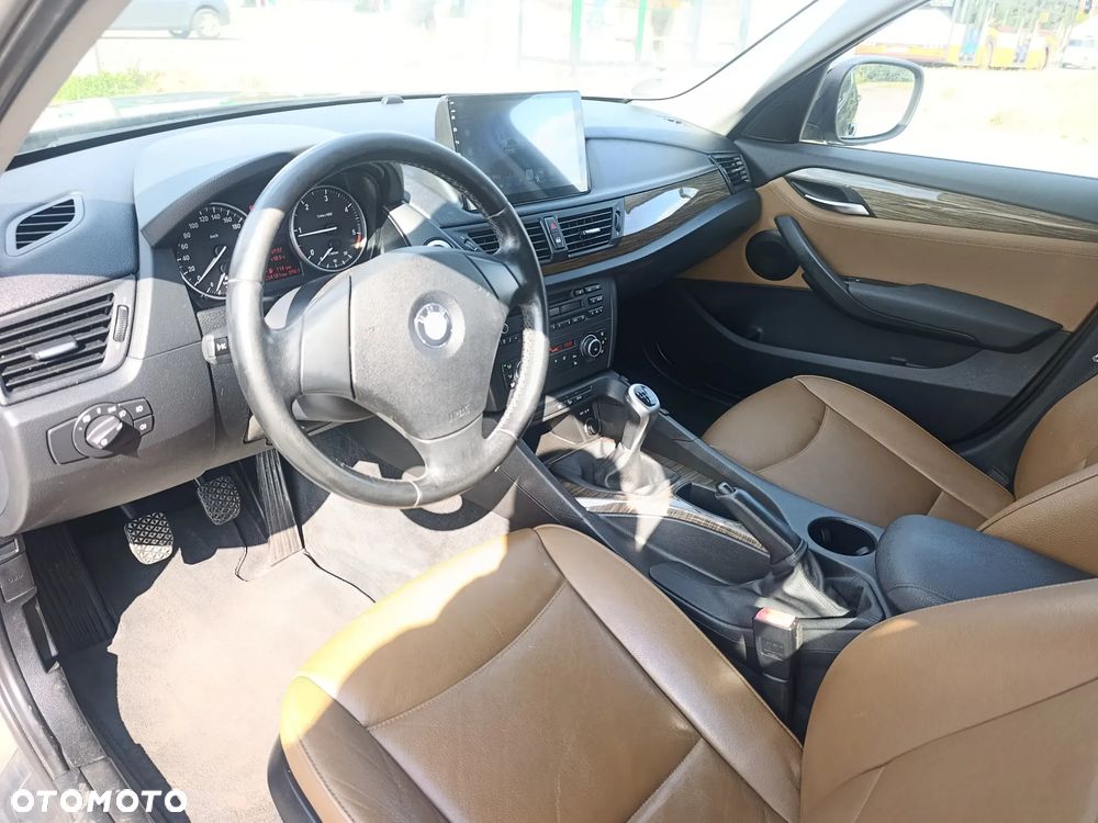 BMW X1 sDrive18d xLine - 13