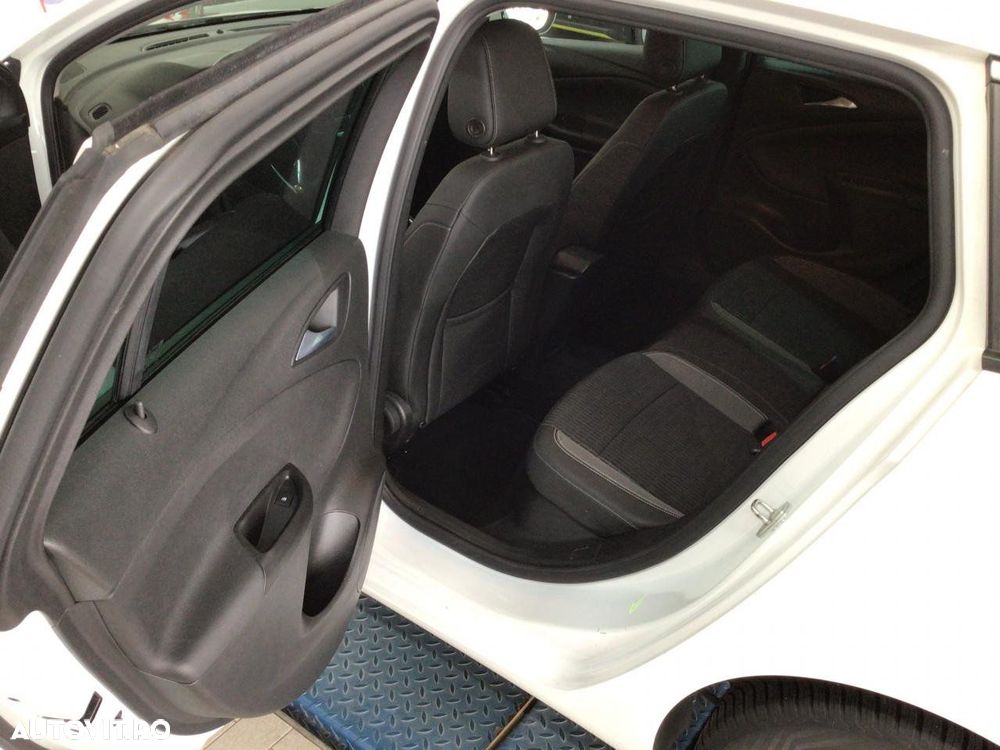 Opel Astra 1.5 D Start/Stop Elegance - 7