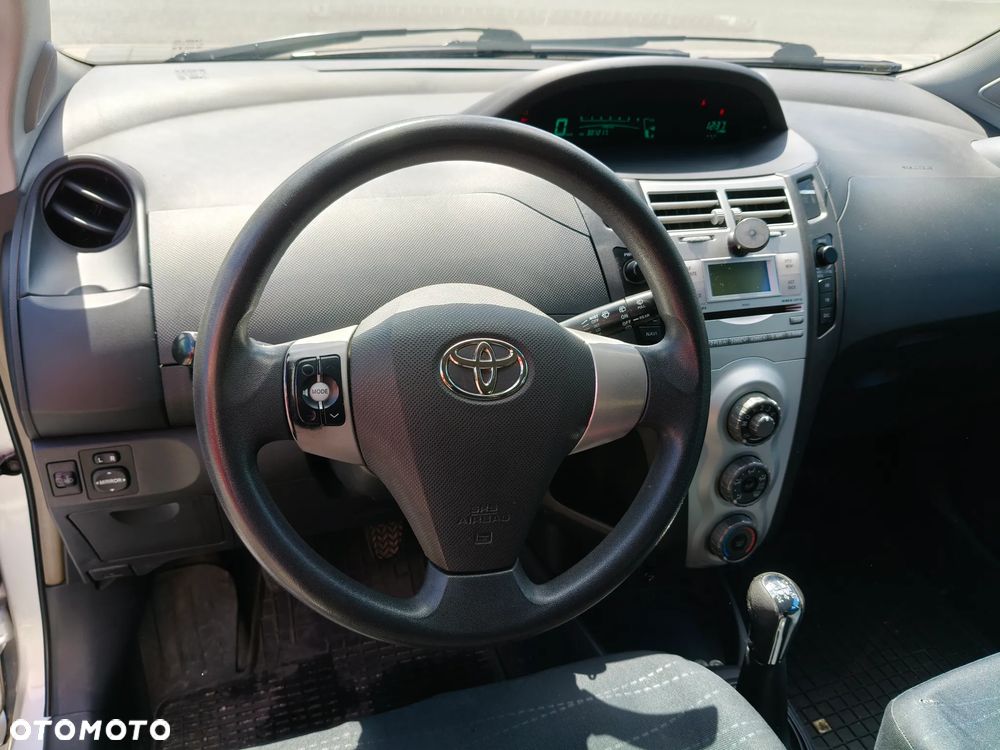 Toyota Yaris 1.4 D-4D Luna A/C - 31