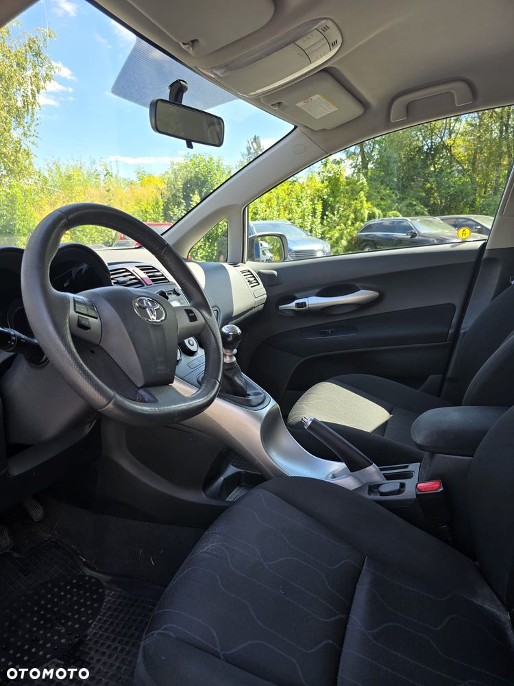 Toyota Auris 1.33 VVT-i Active - 13