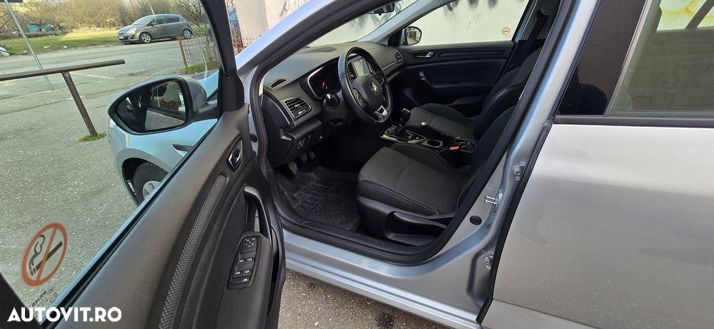 Renault Megane TCe 114 GPF Zen - 6