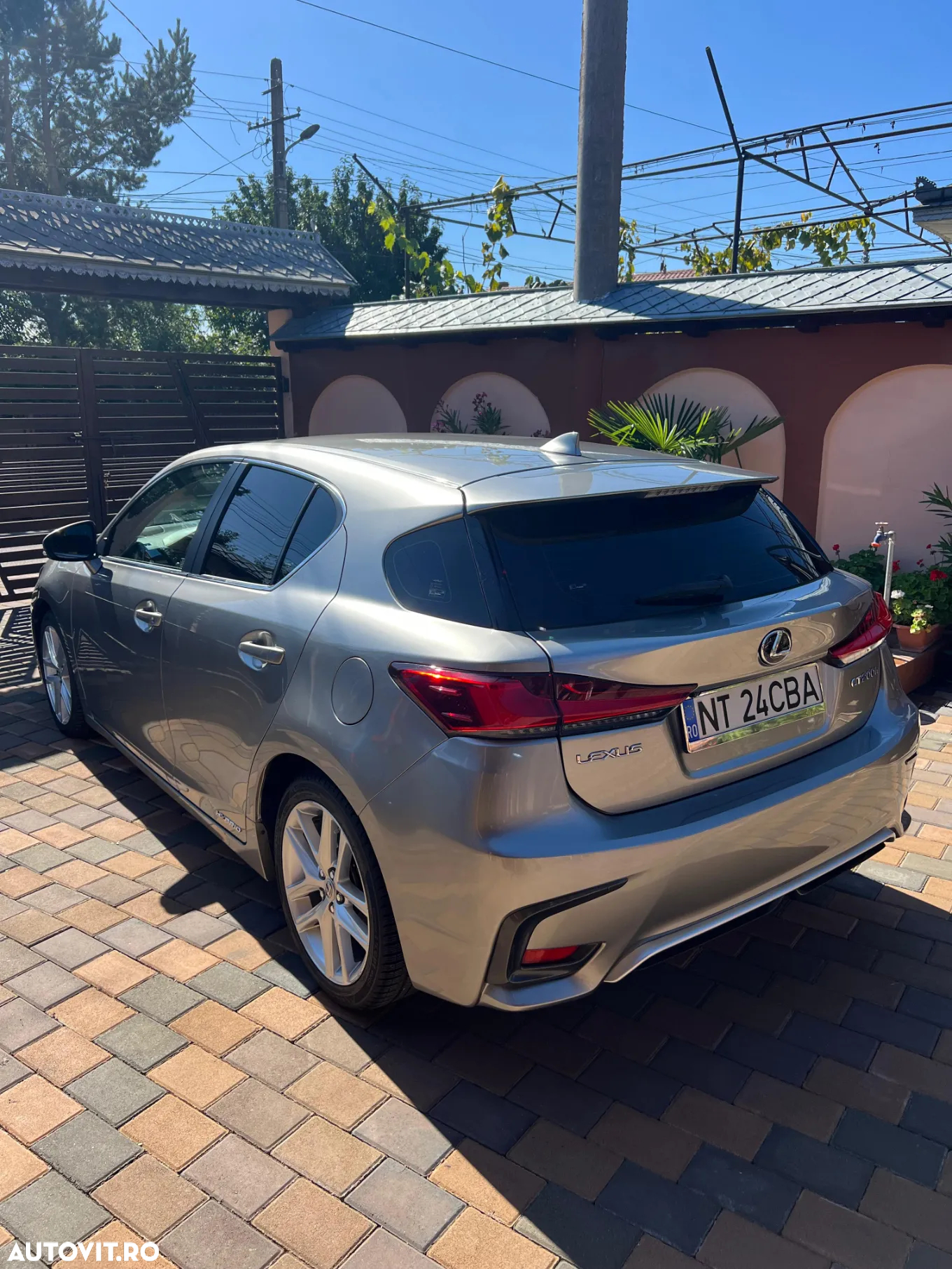 Lexus CT - 7