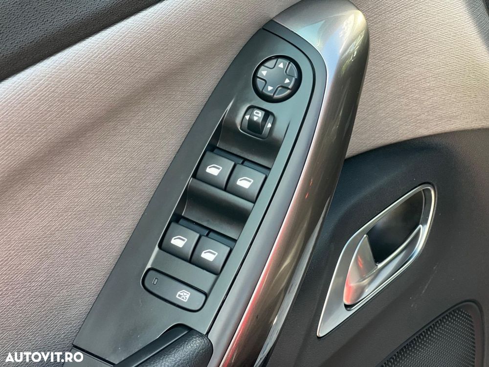 Citroën C4 Picasso - 10