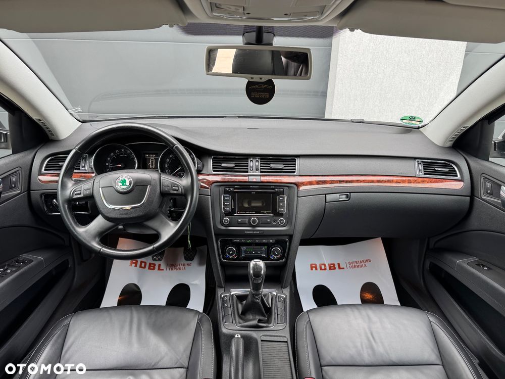 Skoda Superb 2.0 TDI PD Elegance - 19