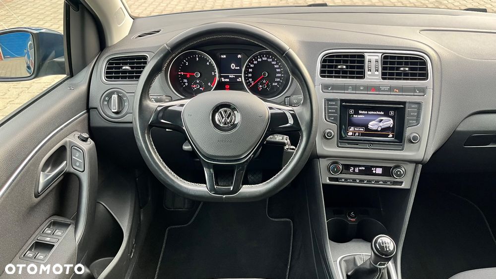 Volkswagen Polo 1.4 TDI Blue Motion Technology Lounge - 24