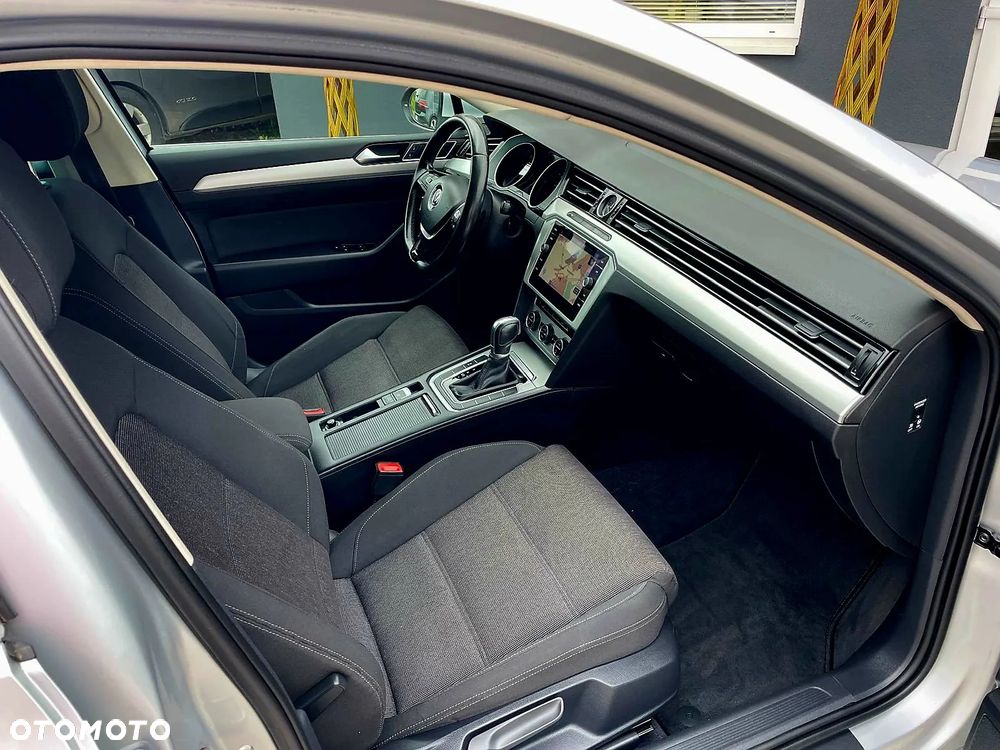 Volkswagen Passat 2.0 TDI (BlueMotion Technology) DSG Highline - 26